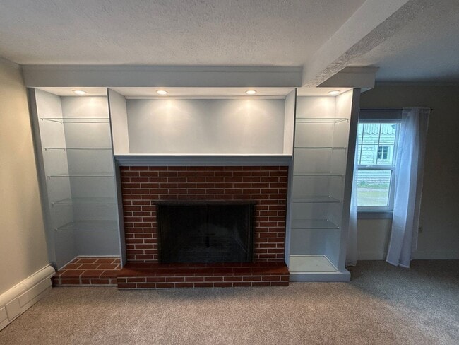 Photo - 1947 Marion St SE