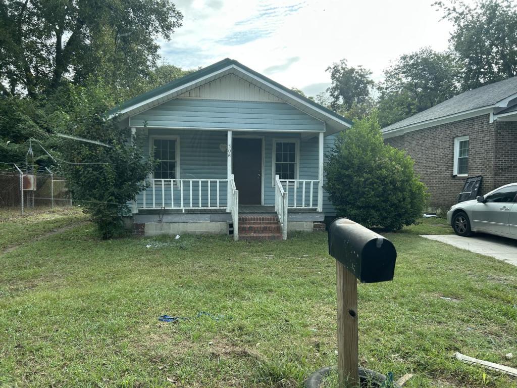 Photo - 308 Chase St