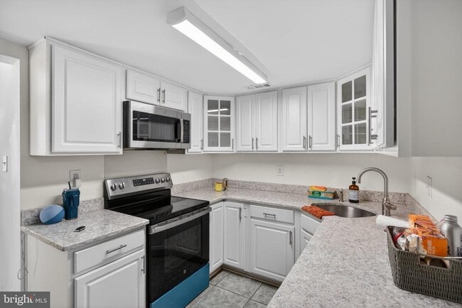 Photo - 313 BARTON Blvd