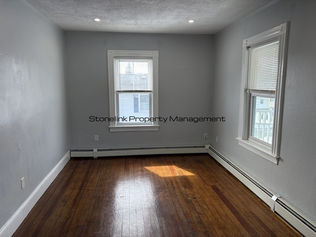 Photo - 27 Ferncliff Ave Unit 2