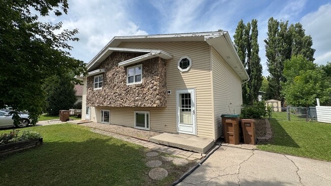 608 Duplex - 608 Duplex Apartment Unit 608