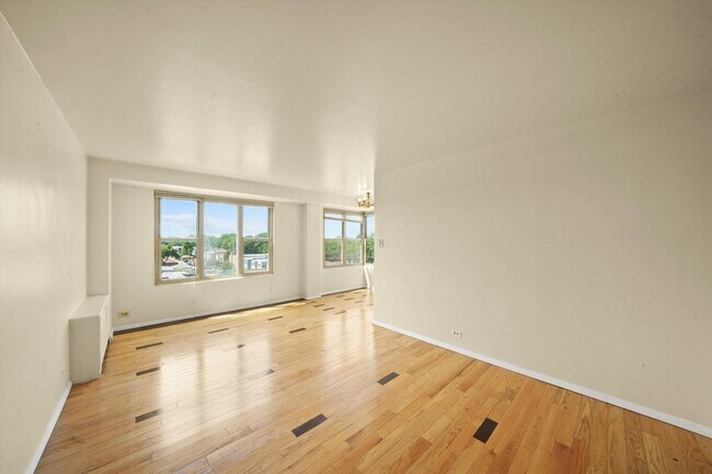 Photo - 2610 W Balmoral Ave Condo Unit 501