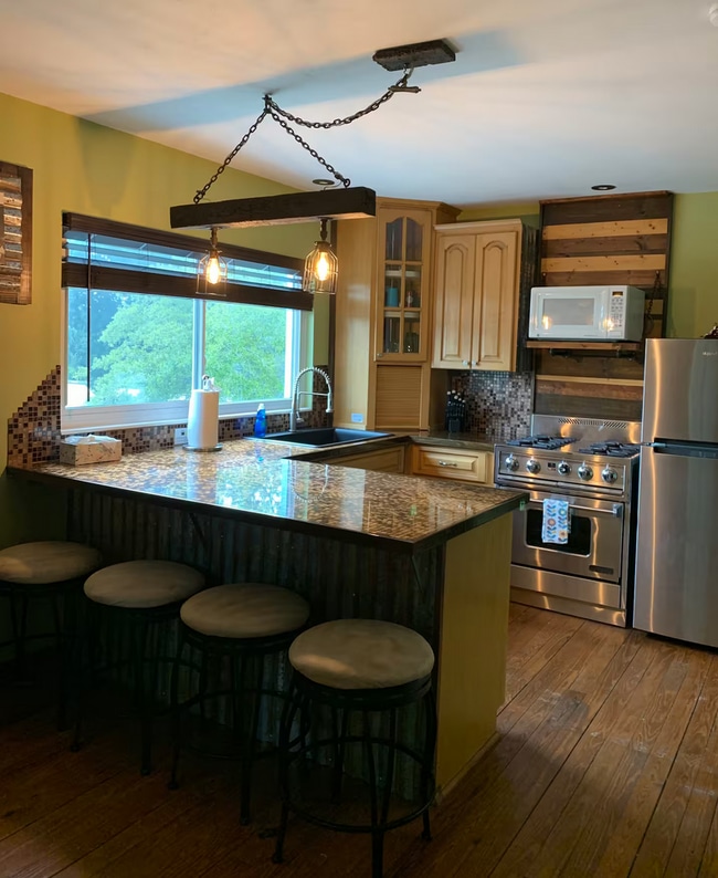 Photo - 416 E Strawbridge Ave