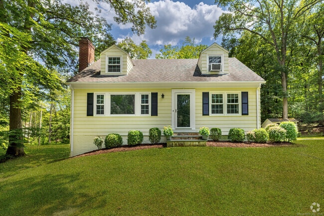 Building Photo - 61 Knollwood Dr Rental