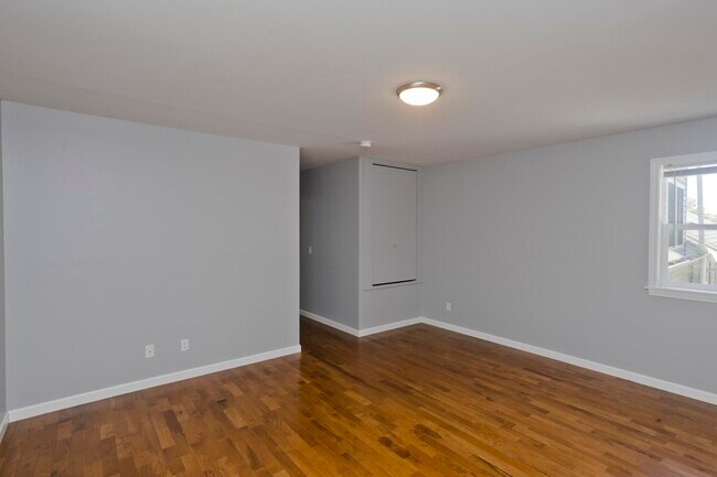 Photo - 68 Amherst St