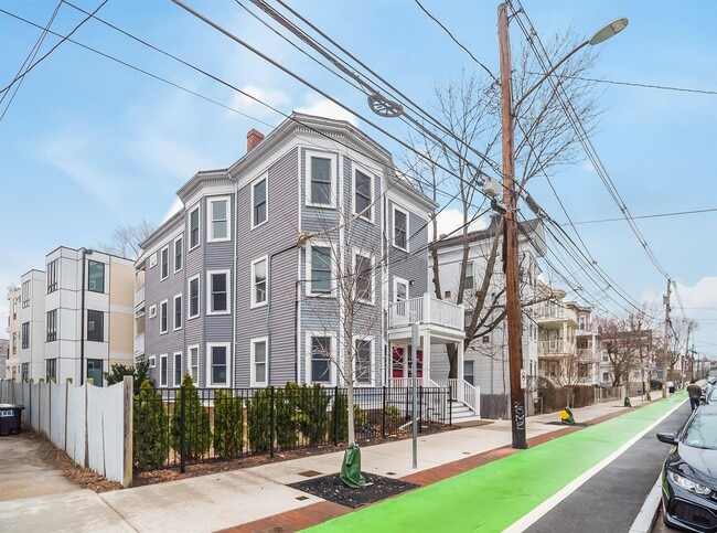 Photo - 318 Beacon St Unit 2
