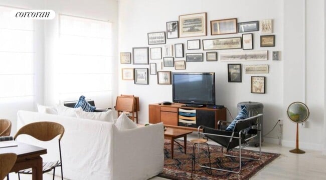 Photo - 460 W Broadway