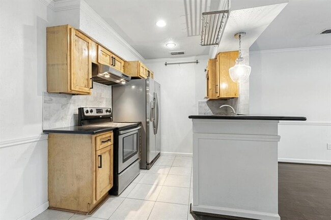 Building Photo - 8801 Hammerly Blvd Unit 1913 Rental