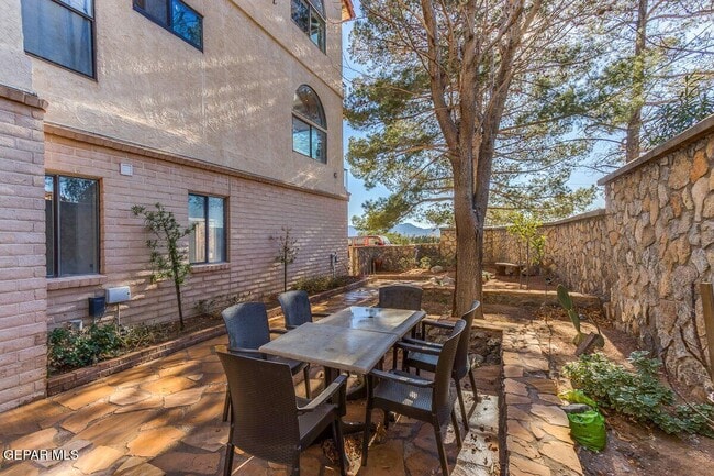 Photo - 4610 N Stanton St