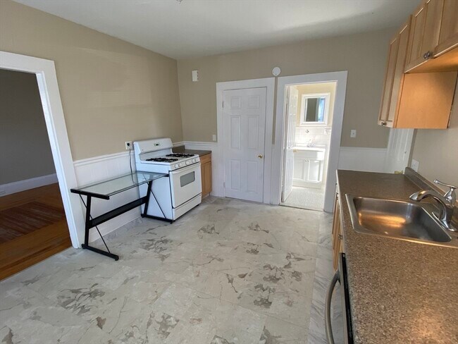 Photo - 253 Whitwell St Unit 2R