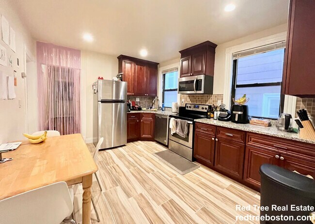 Building Photo - 1 Parker Hill Ter Unit 1