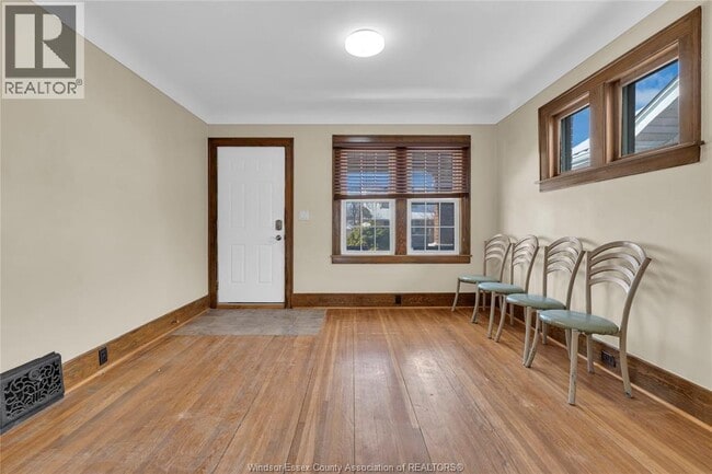 Photo - 1006 Pillette Rd