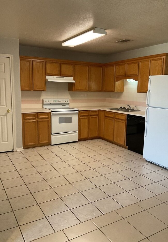 Photo - 3906 Hitchrock Dr Unit 3906 Hitchrock Drive - B