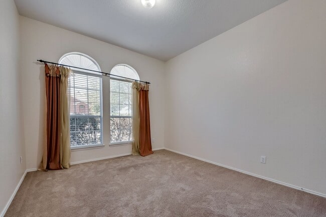 Photo - Beautiful brick home over 2000 sqft!