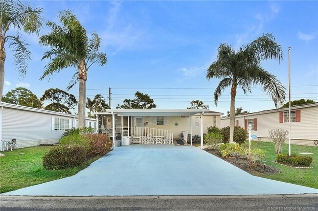 Building Photo - 7073 SE Birchwood Ln