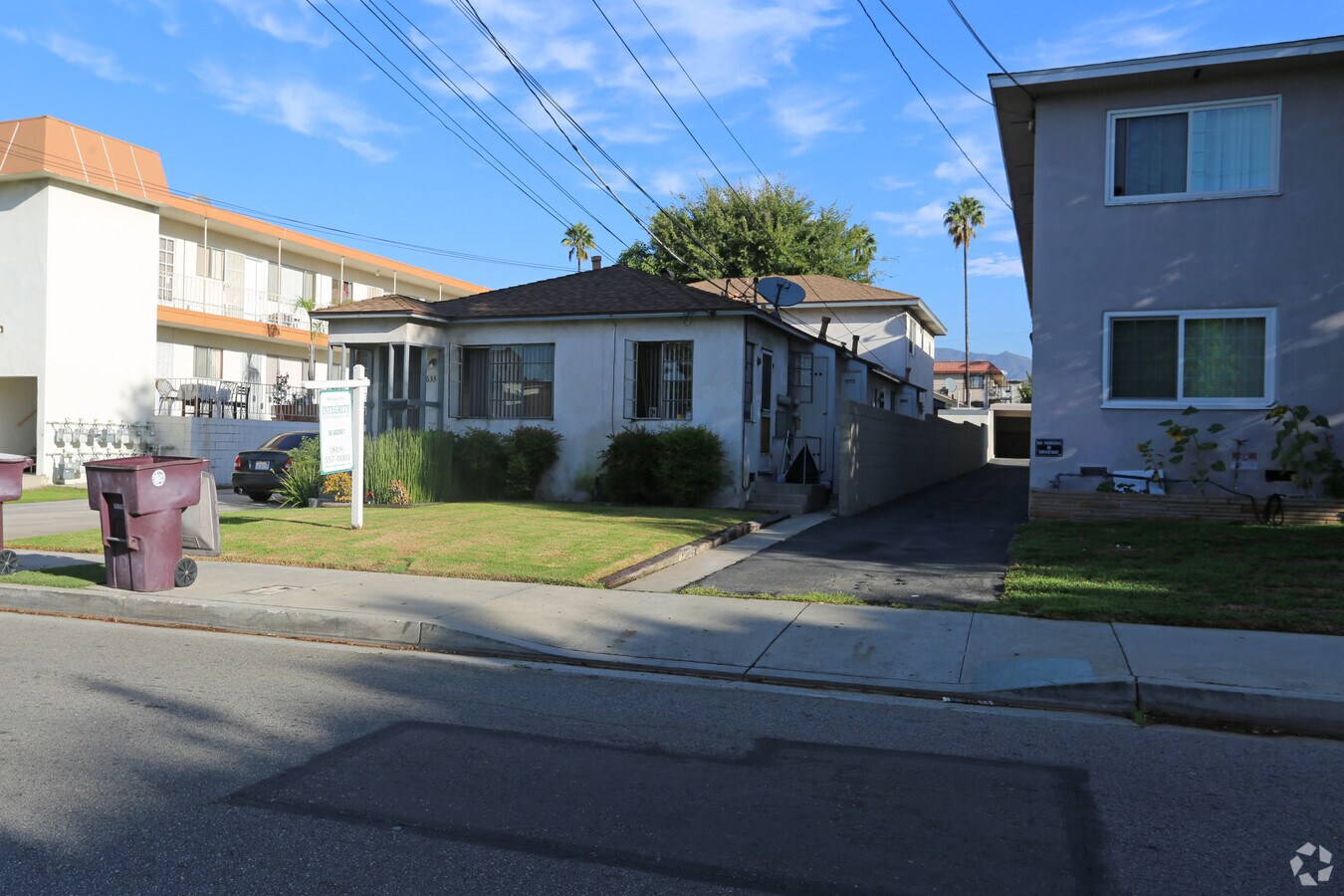 Photo - 633 E Windsor Rd