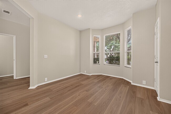 Photo - 18915 S Lyford Dr