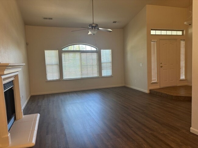 Photo - NE Fresno home - Clovis Schools, near shopping & FWY 168!