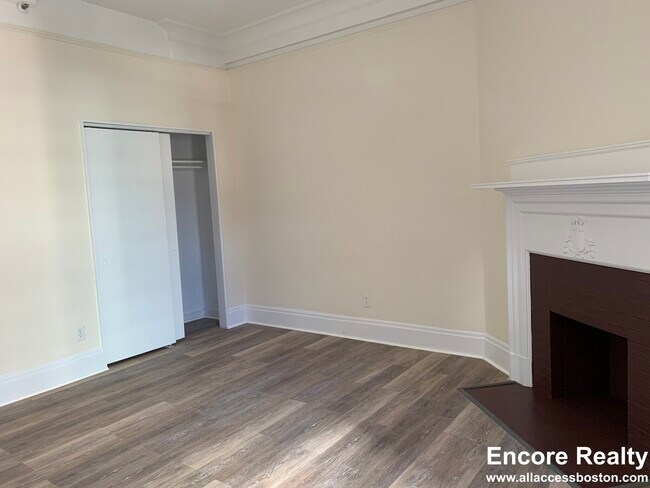 Photo - 62 Boylston St Unit 917