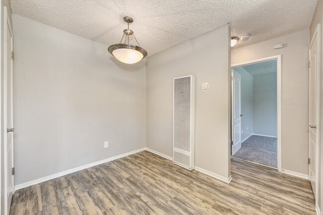 Chardonnay Ridge | One Bedroom Dining Room