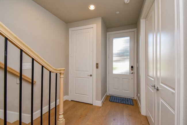 Photo - 1005 St Charles St
