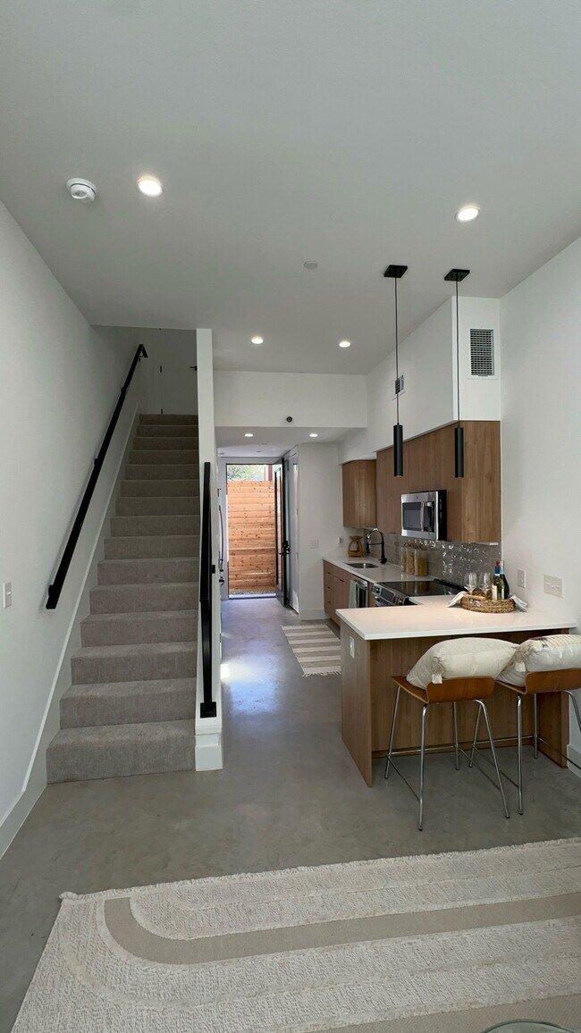 Photo - 2702 N Carroll Ave Unidad SLP 103