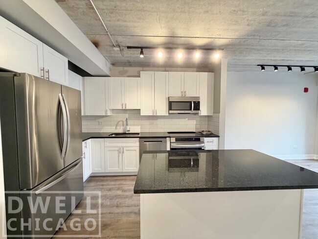 Photo - 938 W Carmen Ave
