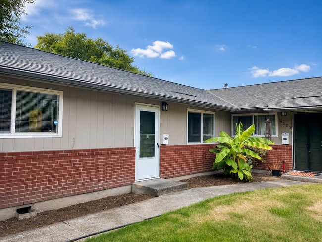 Building Photo - MANF01 Unit 4955