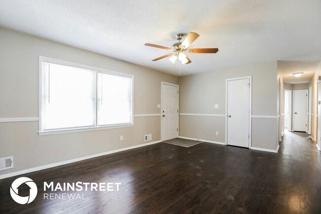 Photo - 2900 S Linwood Ave