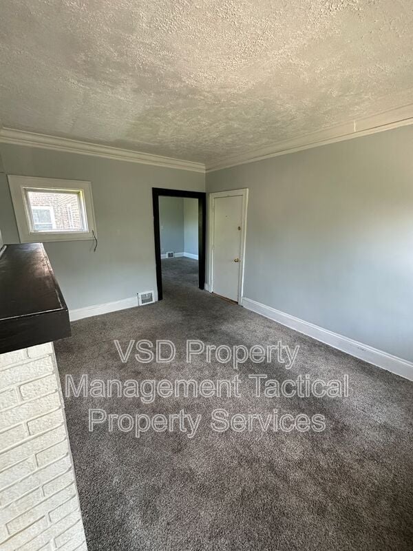 Photo - 3281 E 143rd St Unidad #3