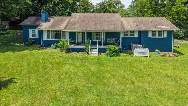 Photo - 201 Farlow Dr