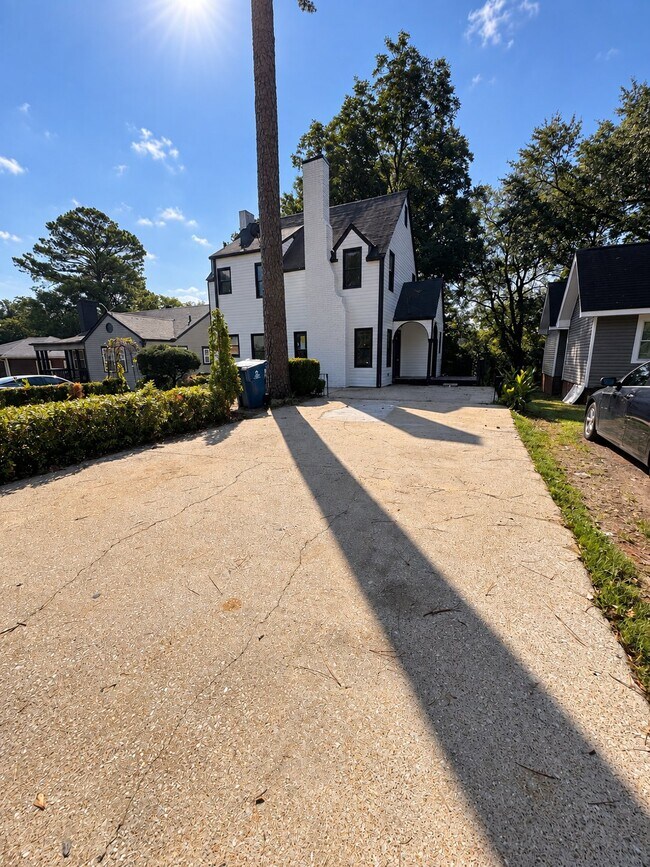 236 Pinewood Ave