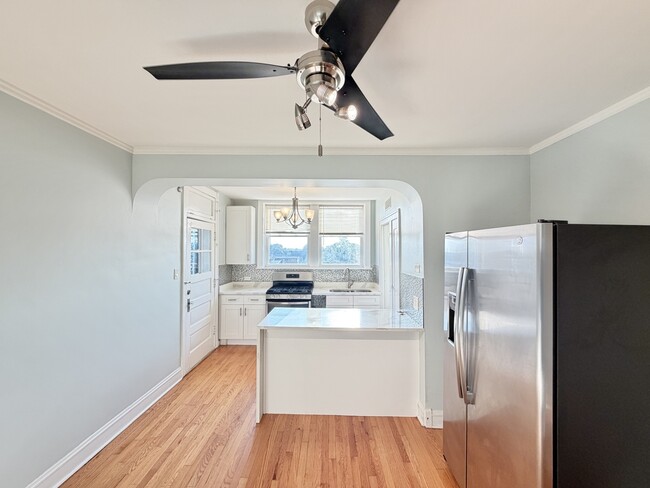Photo - 2840 N Lockwood Ave Unit D4