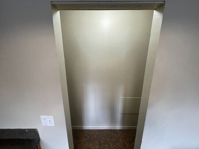 Photo - 2/1 Apartment Unit 1