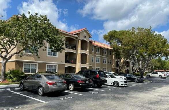 Building Photo - 215 SW 117th Terrace Unit 14204 Rental
