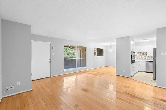 Building Photo - 7714 Renwick Dr Unit 23