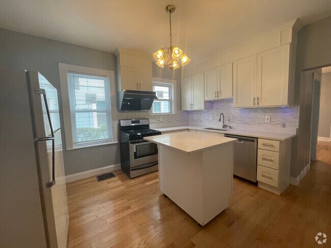 Building Photo - 24 Litchfield St Unit 1 Rental