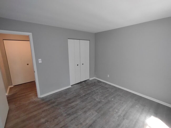 Photo - Creekside Apartments