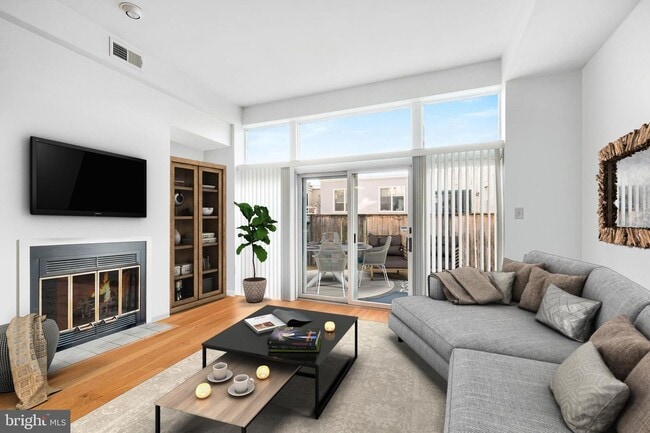 Building Photo - 2018 South St Unit 2