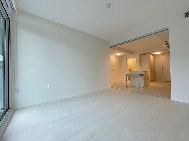 Photo - 180 2nd Av E Unit 521