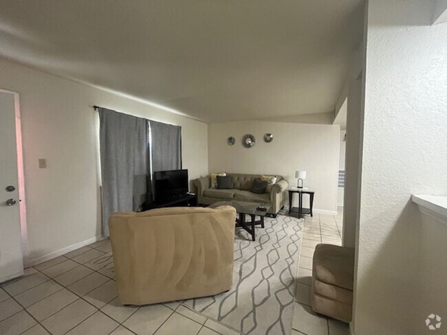Building Photo - All Bills Paid/ Fully Furnished Rental