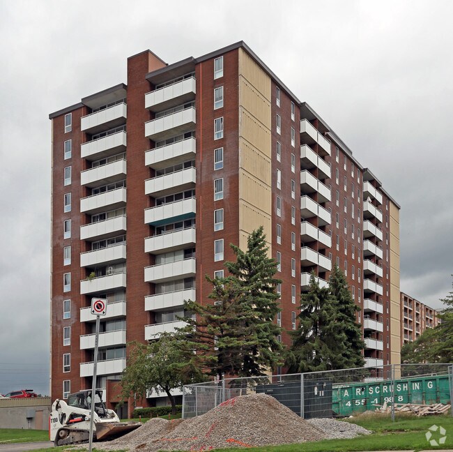 Photo - 790 Wonderland Rd S