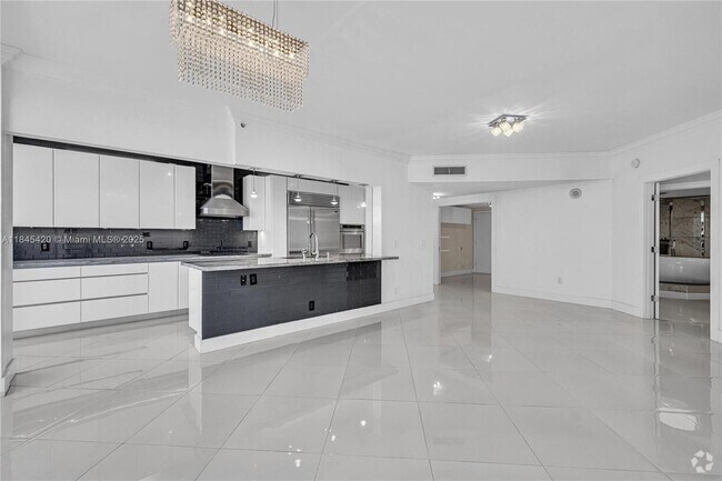 Building Photo - 9559 Collins Ave Unit S4-J Rental