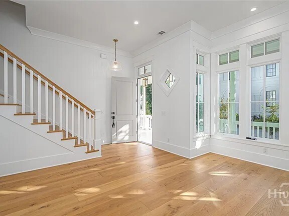 312 W 38th St