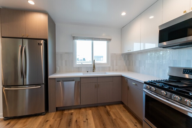 Photo - 1319 Havenhurst Dr Apartamentos