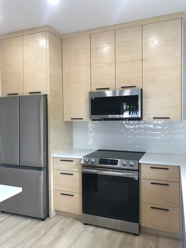 High quality Appliances - 19609 SE Chitwood Rd Unit #2