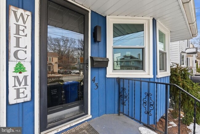 Building Photo - 43 Freeman St