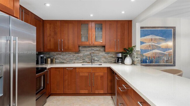 Photo - 2301 COLLINS Ave Unidad 301