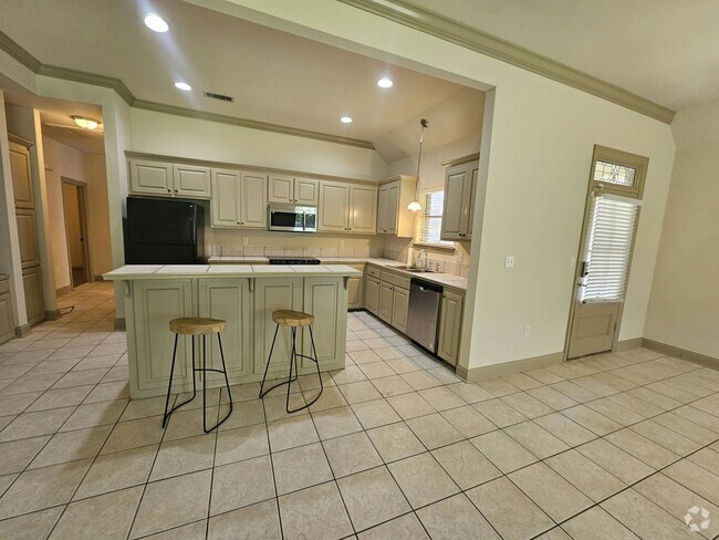 Building Photo - 3430 Northlake Ave Rental