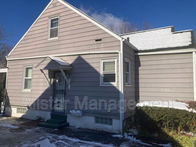 Photo - 870 Frederick Blvd